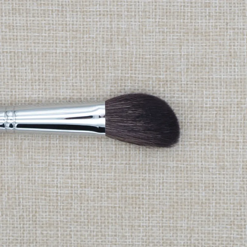 K167 Professional Handmade Makeup Brushes Soft Blue Squirrel Goat Hair Angled Contour Sculpting Brush Black Handle Make Up Brush — image 5
