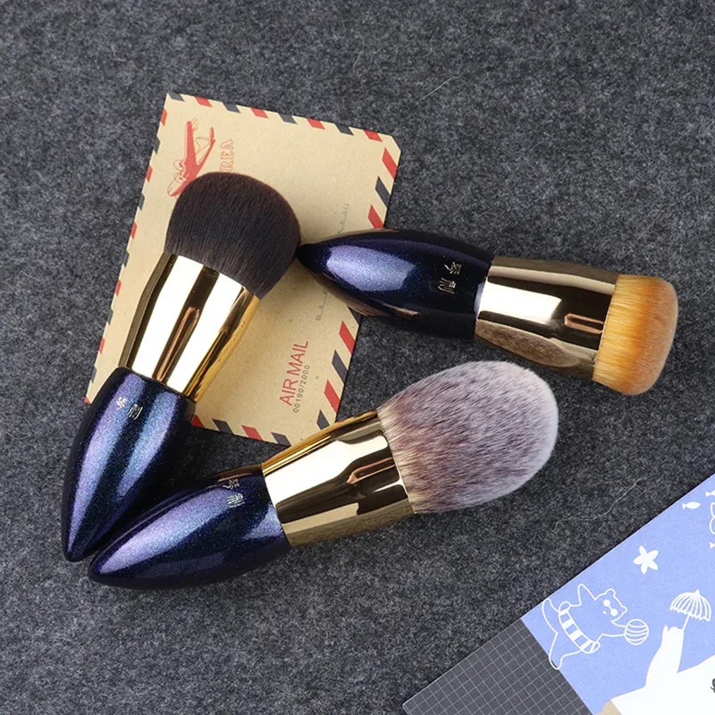 Professioneller handgemachter Make-up-Pinsel mit kurzem Griff, Gesichtspuder- und Foundation-Pinsel, weiche Make-up-Pinsel aus synthetischen Fasern — image 4
