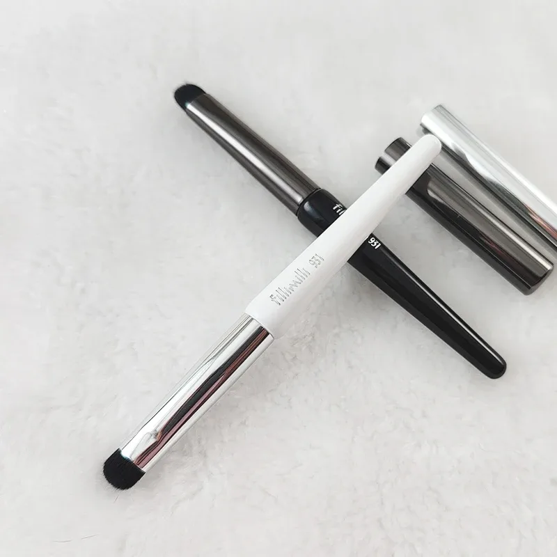 1pc 口紅ブレンドメイクブラシ精密アイシャドウメイクアップブラシドーム型小型ポータブルリップブラシとケース 931 合成 ha — image 6