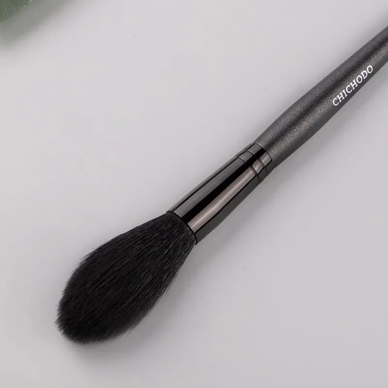 Chichodo 1 Piece Buffing makeup brushes Highlighter Wood handle Blusher Powder contour Make up brushes Buhok ng Kambing — image 4