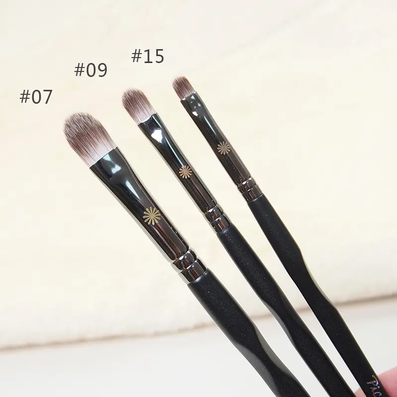 1ks/3ks Detail korektor Štětce na make-up Velký malý Conceal Make-up štětec krycí masky Eyeshadow Middle cosmetic tool 07 09 15 — image 1