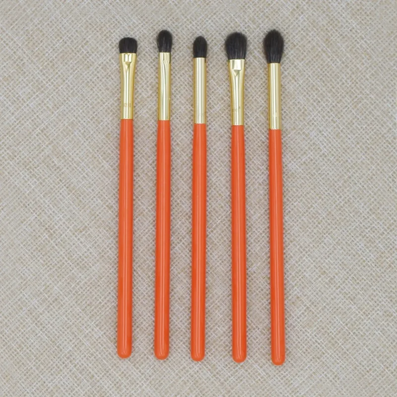 Professionele handgemaakte make-up kwastenset Zacht blauw eekhoorngeitenhaar Oogschaduw Nauwkeurige mengborstel Oranje make-upborstelset