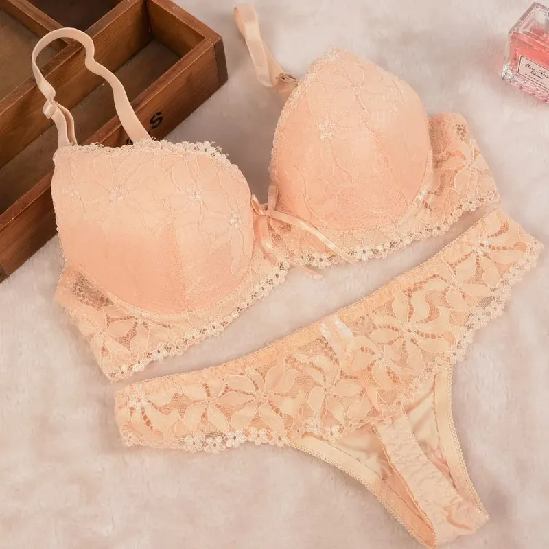 [Economico] Nuovo set reggiseno con ricamo in pizzo 2019 Set donna intimo push up taglie forti Set reggiseno e slip 32 34 36 38 Coppa ABC per donna