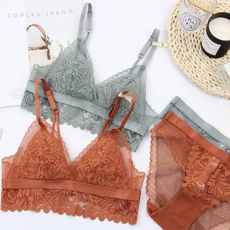 Trådløs bomuldskop med fuld blonder, behageligt dameundertøjssæt Soft-cup trekant bralette og gennemsigtige trusser bh lingeri — image 1