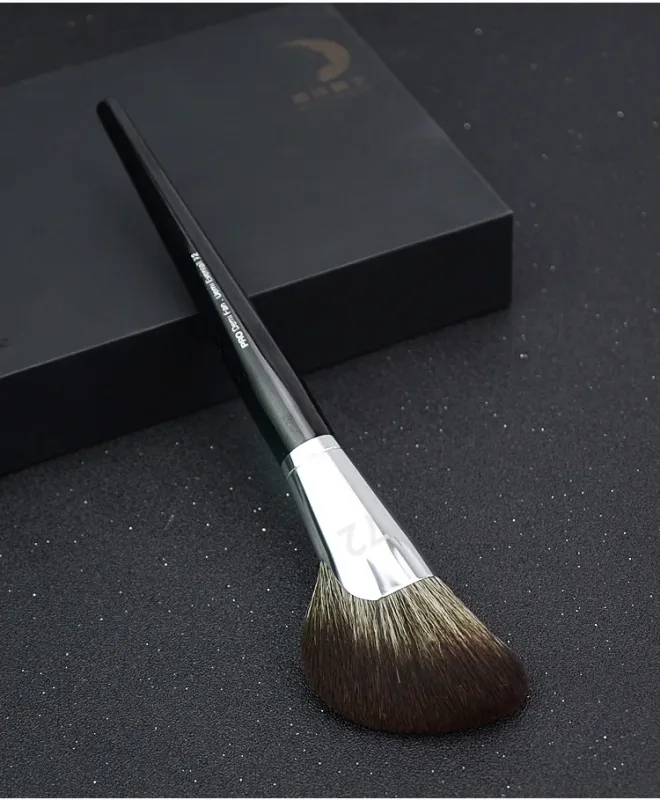 Pinceaux de maquillage Pro Demi Fan, 1 pièce, poudre pour le visage, contour #72, pinceau de maquillage, bronzeur, sculpture, manche en bois — image 4