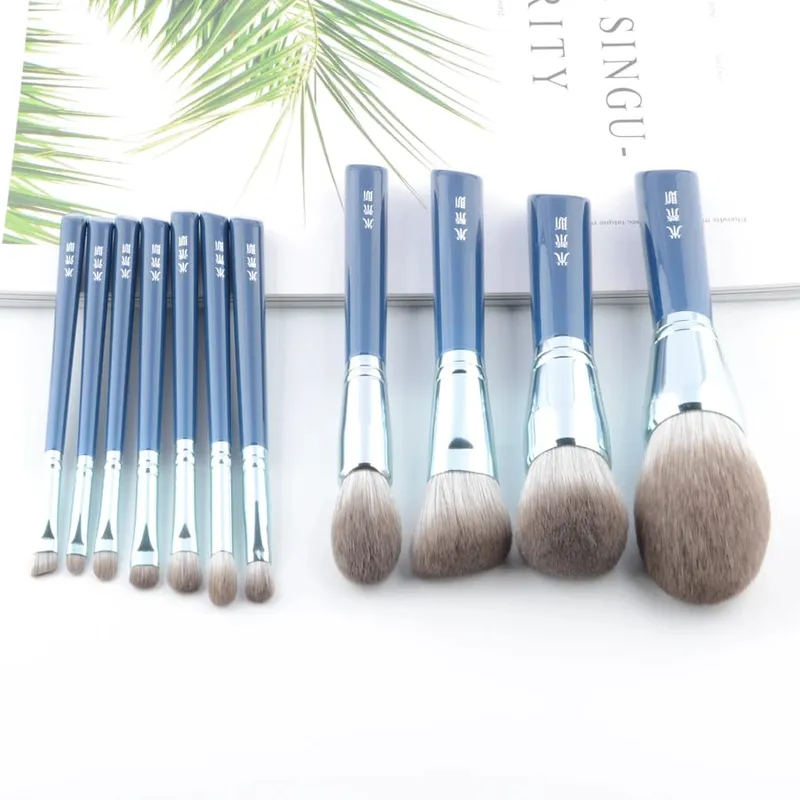 11 pezzi/set Pennelli per trucco professionale blu Set Fondotinta Fard per scolpire Evidenziatore Ombretto per piega delle sopracciglia Pennello per trucco — image 2