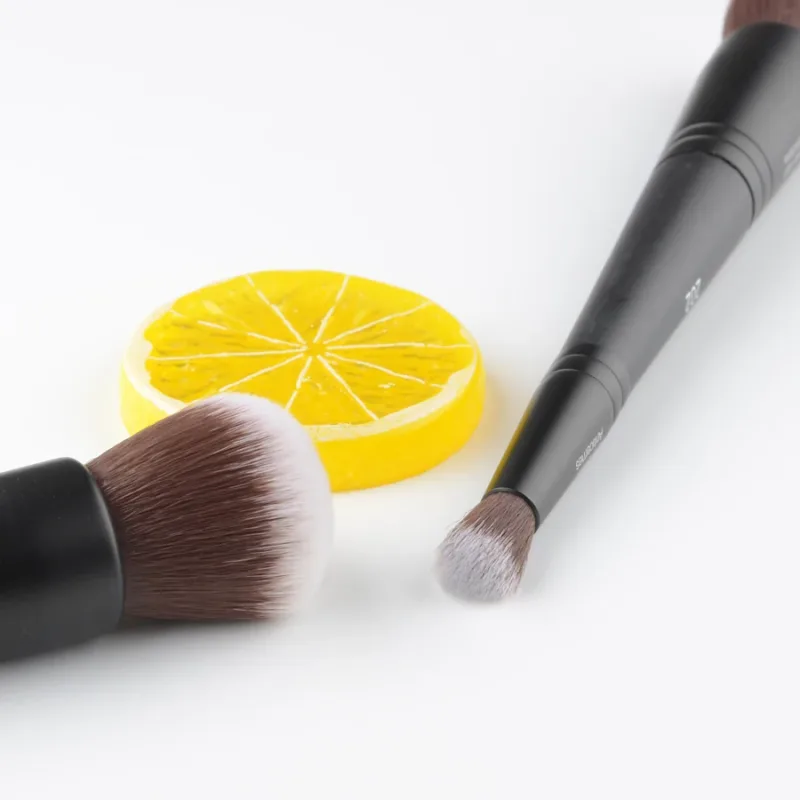 1 stuk Dubbelzijdige multitasker gezichtsconcealer 202 Foundation Make-upborstels halo-kleurstof Make-upborstel mijnpoeder — image 2