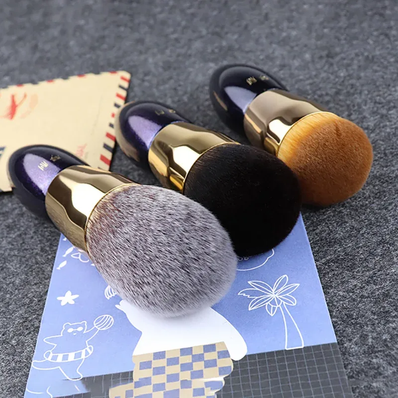 Professioneller handgemachter Make-up-Pinsel mit kurzem Griff, Gesichtspuder- und Foundation-Pinsel, weiche Make-up-Pinsel aus synthetischen Fasern — image 3