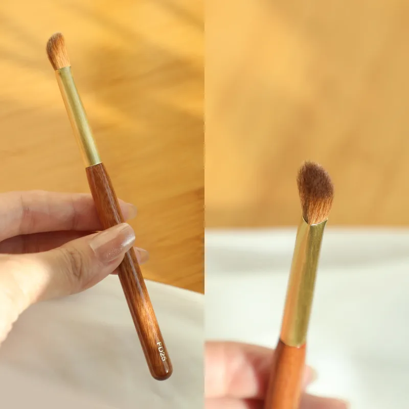 FD25 Kuas Highlighter Concealer Segitiga Rambut Musang Lembut Kuas Makeup Gagang Rosewood Afrika Kuas Makeup Kerajinan Tangan Pro — image 2