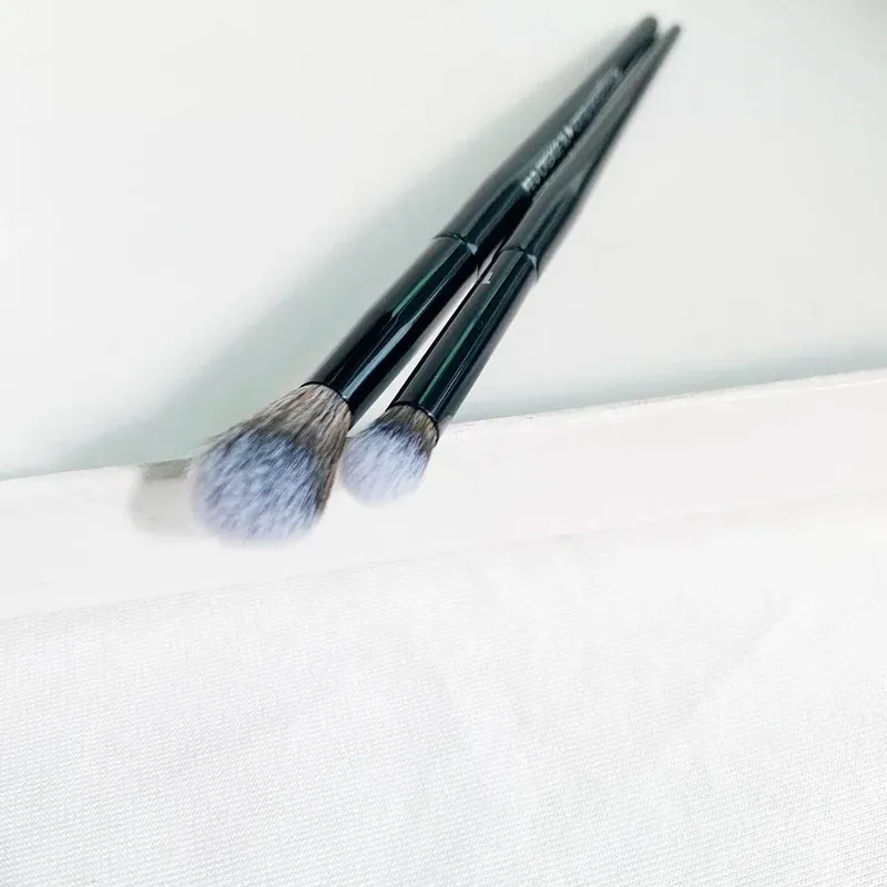 PRO Black Eye Crease Shadow Brushes 18 26 Hochwertige weiche synthetische Blending Cosmetics Beauty-Pinselwerkzeuge — image 6