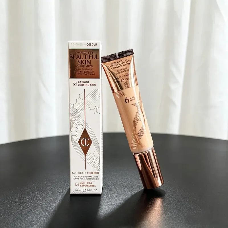 Charlotte Tilbury Base de Ácido Hialurônico Hidratante Cobertura Média Brilho Natural 16HR Desgaste Corretivo Iluminador para Olheiras — image 14