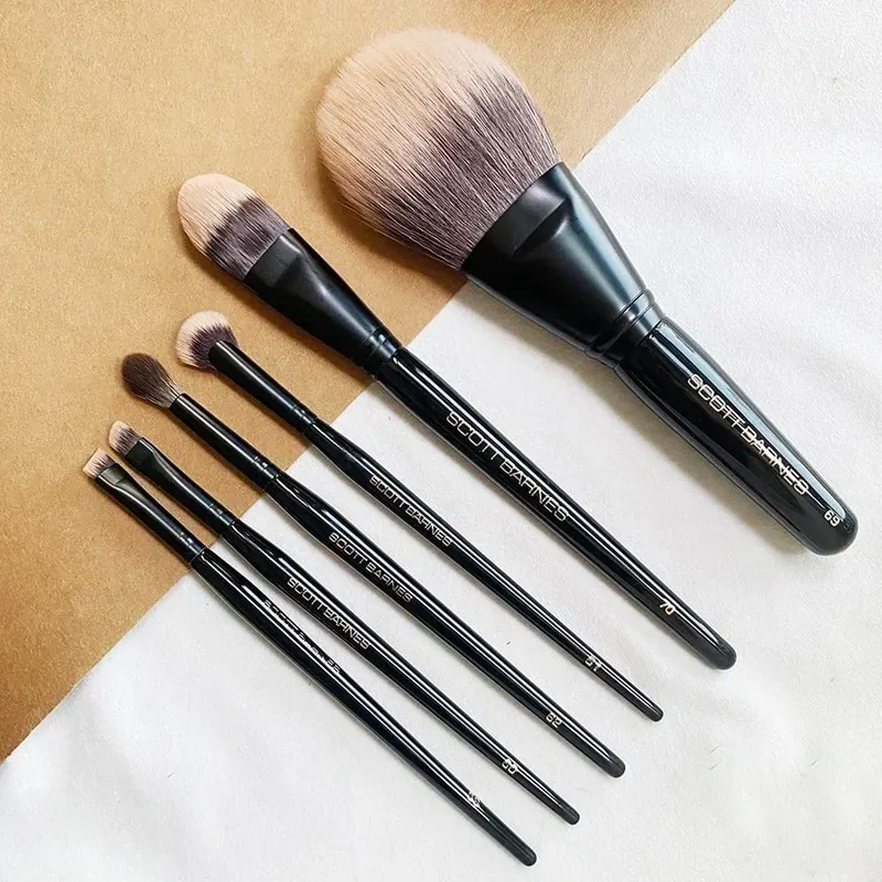 Set Berus Mekap Hitam Mewah dari SCOTT Alat Berus Kosmetik Rambut Sintetik Super lembut Pemerah Pipi Pembayang Mata.