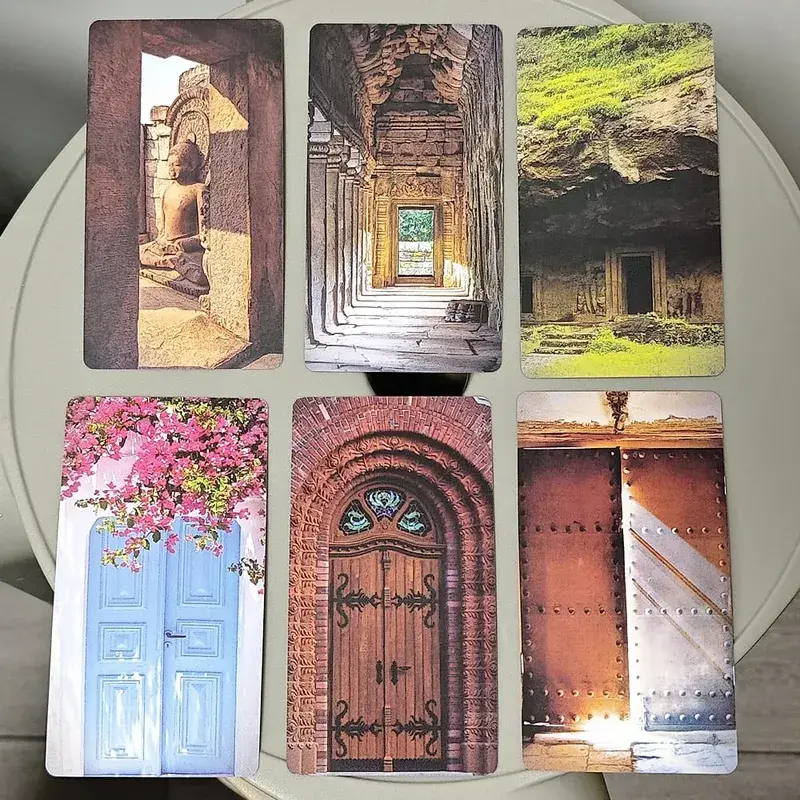 Divine Doors Oracle Deck Balíček se 40 kartami 10,5*6 cm Za každým dveřmi se skrývá dobrodružné tajemství a inspirace