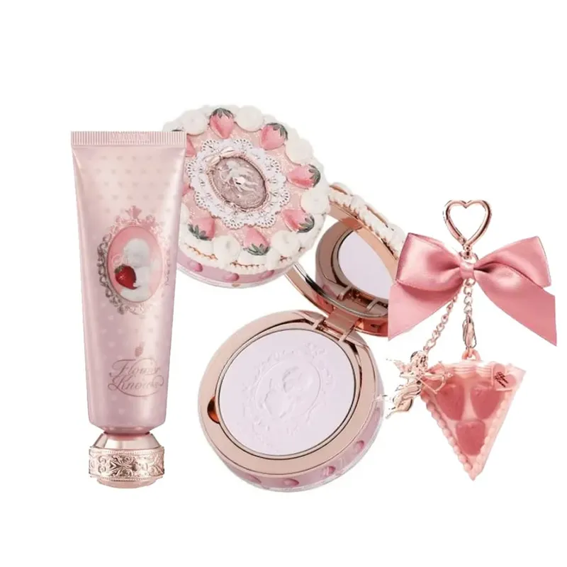 Sady Flower Knows Strawberry Cupid Full Coverage Foundation Powder Kompaktní pudr Tuhý parfém Krém na ruce Dárková sada pro ženy — image 1