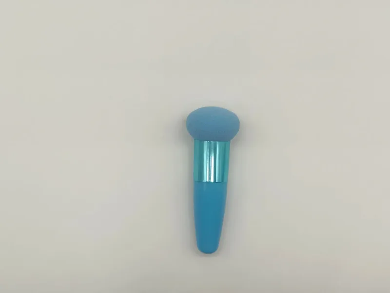 Pennelli per trucco a testa di fungo Spugna cosmetica per soffio di cipria con manico Strumenti di bellezza per trucco professionale per donna — image 15