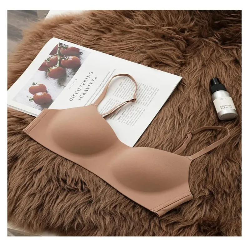 Soft Comfort Trådlös BH Tunn Cup Elastiskt Material Push Up BH Elastisk Samlad Design Sömlös BH Underkläder Skönhet — image 3