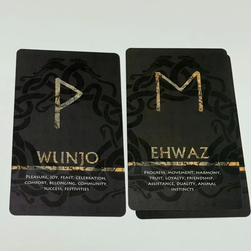 การ์ด Rune ของ Elder Futhark ที่มีความหมาย – ตำนานนอร์ส 25 ชิ้น การ์ด Oracle สำหรับการทำนายดวงชะตาและการทำสมาธิ