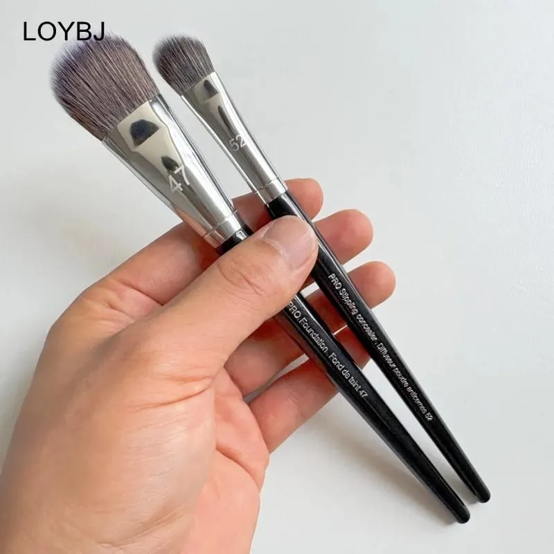 Professionelle Foundation Pinsel 47/52 Besen Kopf Flüssige Foundation Schatten Reparatur Pinsel Frauen Gesicht Basis Make-Up Schönheit Werkzeuge — image 2