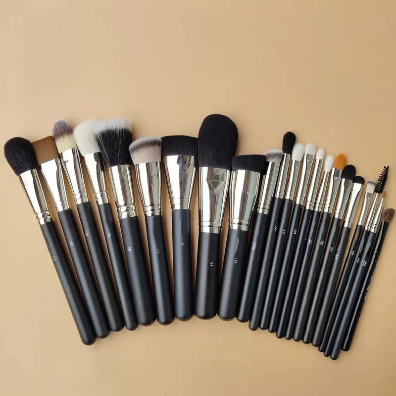1 stück M serie Make-Up Pinsel Pulver Kontur Lidschatten Make-Up Pinsel Tier Haar Holz Griff Hohe Qualität Kosmetische Werkzeug künstler — image 1