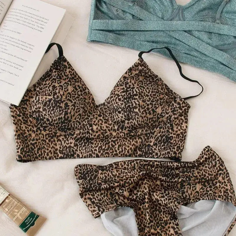 Tiada cincin keluli seluar dalam besar cawan segitiga dalam V set bra seksi push up set pakaian dalam wanita tanpa belakang — image 2