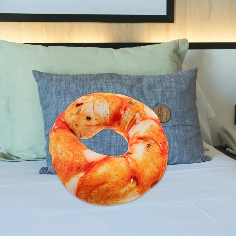 Cuscino realistico per gamberetti cotti Cuscino per il collo morbido e confortevole Simulazione divertente Cuscino per alimenti Decorazioni per la casa Simpatico oggetto da cucina creativo — image 4