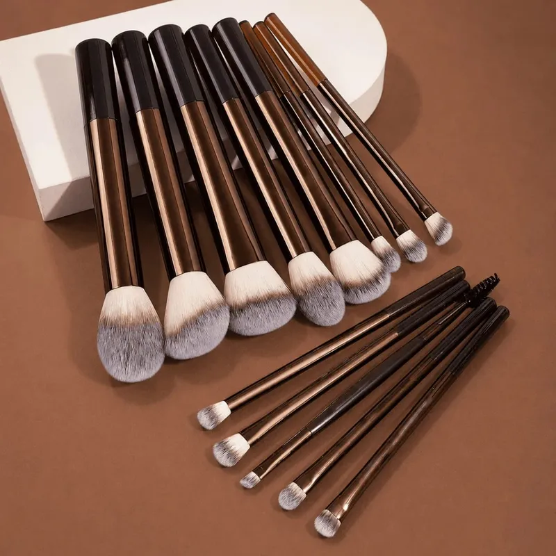 16st mjukt borst Kabuki Blending Makeup Brush Set Foundation Eyeshadow Blush Kosmetiskt verktyg Professionell sminkborste — image 2