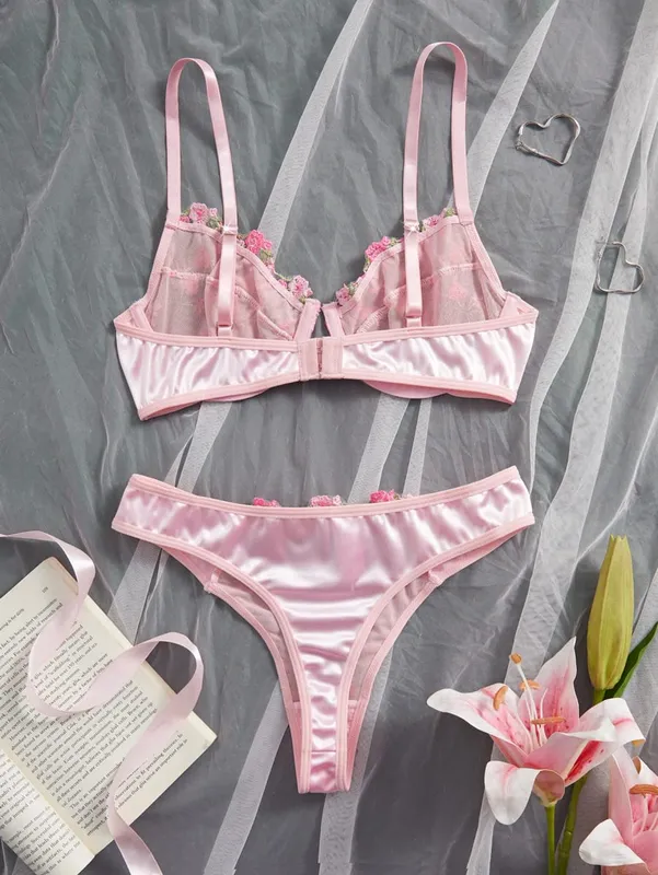 Set Pakaian Dalam Sulaman Bunga Merah Jambu 2PCS Penutupan Depan Separa Tipis Bertali Belakang Cangkuk Ganda Seluar Dalam Seksi untuk Acara Romantik — image 3