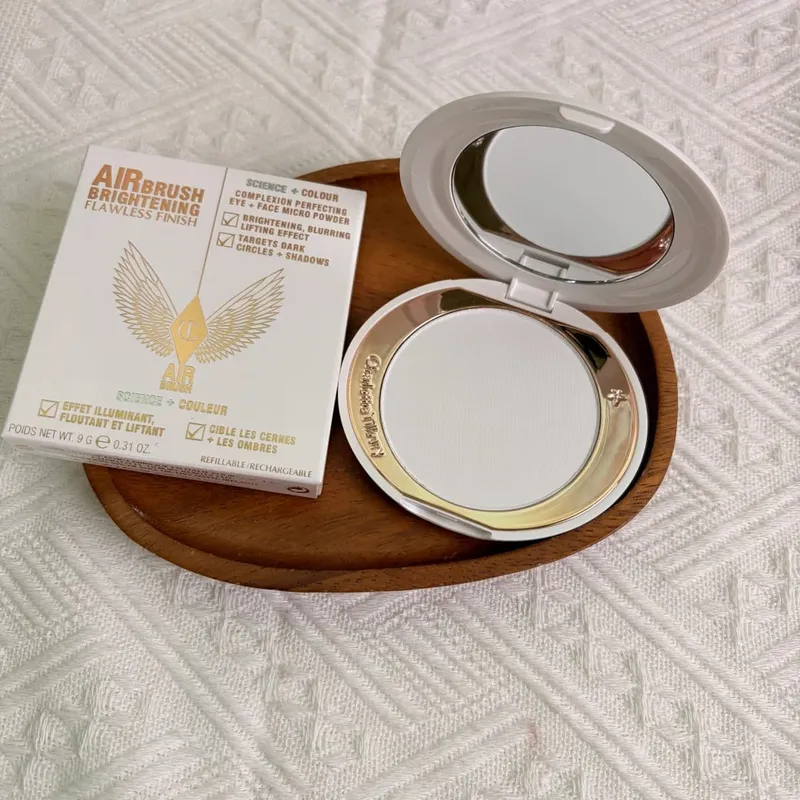 Charlotte Tilbury Starlight Powder Compact og Concealer Medium til fuld dækning Oplysende Vandtæt Hydrating Dewy Finish — image 8