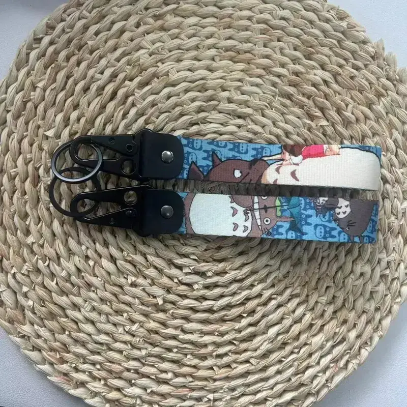 Portachiavi con becco d'aquila Figure anime Cordini corti utilizzati nel porta badge con corda telefonica Cordino portatile con pendente USB