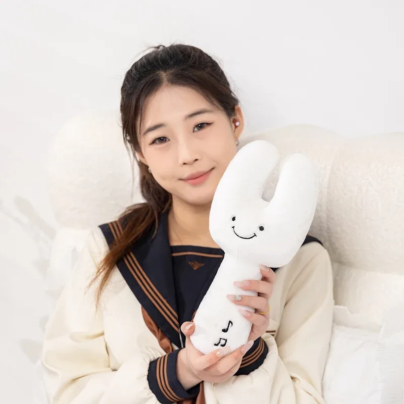 Alat Musik Humanoid Mainan Mewah Boneka Garpu Penyetelan Biola Gitar Tersenyum dengan Hadiah Properti Boneka Dekorasi Kaki