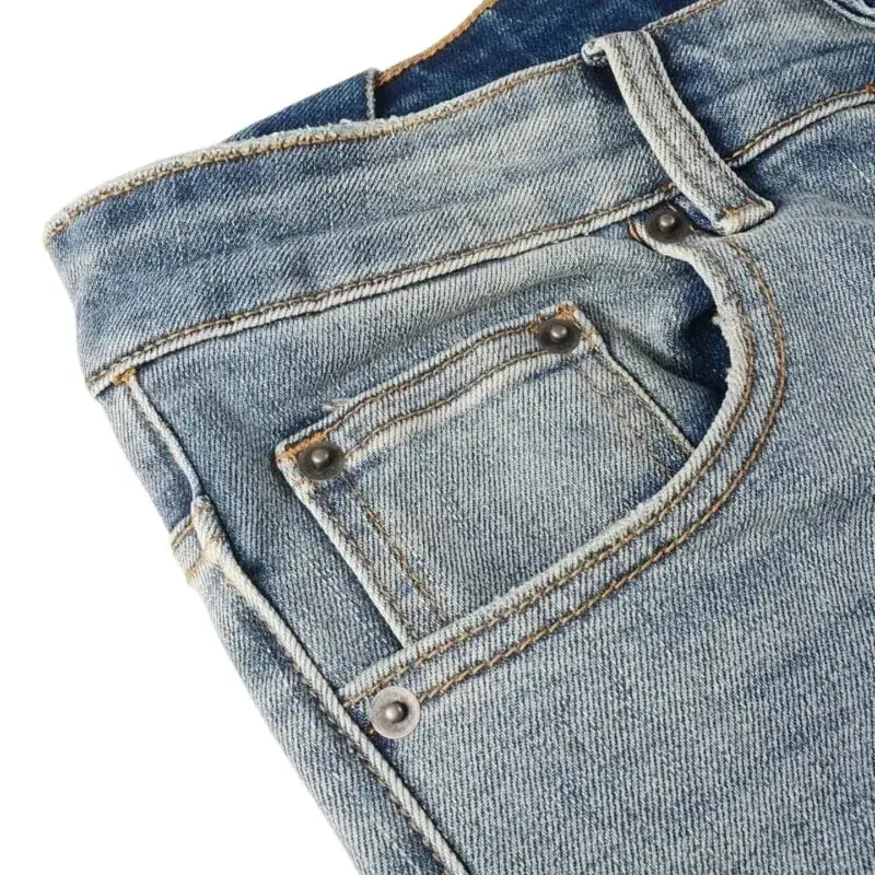Jean en denim vieilli délavé bleu High Street pour hommes avec braguette boutonnée à motif de lettre brodée, adapté à un usage toutes saisons — image 3