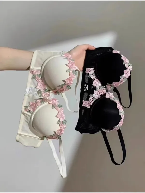 London Anime Bralette - บราไร้สายที่ละเอียดอ่อนสำหรับชุดวัยรุ่นชุดชั้นในฤดูร้อนของญี่ปุ่นหน้าอกเล็ก Close-Fit Subtle Allure — image 3