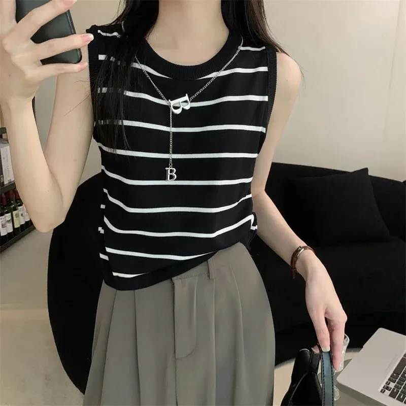 Colorfaith Nieuwe 2024 Basic Dieptepunt Gestreepte Ketting Elasticiteit Vesten Vrouwen Tank & Camis Herfst Winter Wild Crop Korte Tops V3420DG — image 3