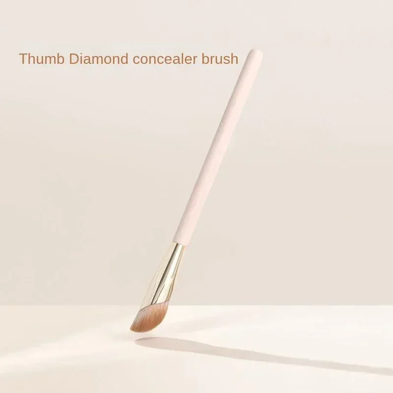 1/2 Buah Kuas Foundation Kepala Miring Kuas Concealer Wajah Krim Cair Bubuk Kuas Rias Kontur Wajah Alat Kecantikan — image 8
