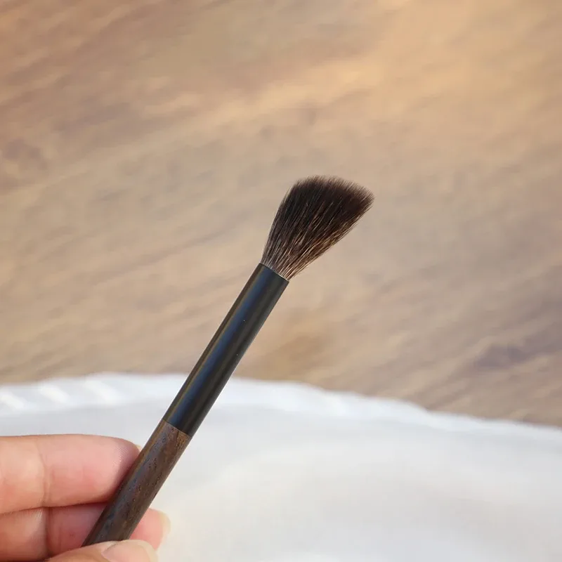 FY07 Profesionální ruční štětec na make-up Fluffy Blush Zvýrazňovač Štětec Jemné modré vlasy veverky Ebenové dřevěné štětce na make-up — image 3