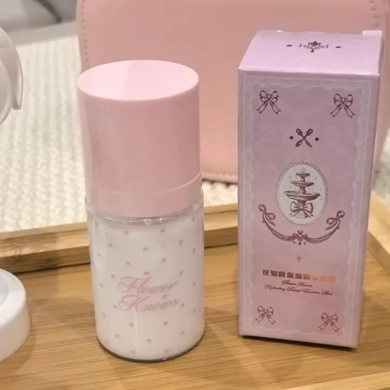 Flower Knows Makeup Hydratační esence Fixační sprej Produkty pro péči o pleť Primer Hydratační mlha na obličej Celodenní hydratační sprej — image 3