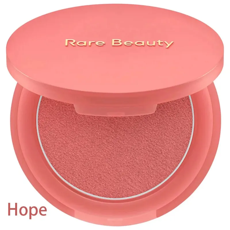 Rare Beauty Cream Blush เนื้อมันฝรั่งบดที่นุ่มฟู เกลี่ยให้เรียบเนียนเพื่อสร้างแก้มที่เปล่งประกายอย่างเป็นธรรมชาติ