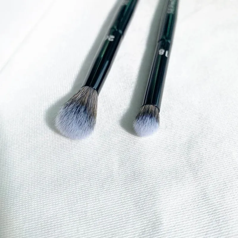 PRO Black Eye Crease Shadow Brushes 18 26 Hochwertige weiche synthetische Blending Cosmetics Beauty-Pinselwerkzeuge — image 4