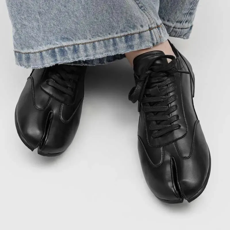 Scarpe da ginnastica e scarpe casual da uomo Tabi con punta divisa di fascia alta firmate Mocassini slip-on in pelle retrò da uomo Scarpe Tenis Masculino
