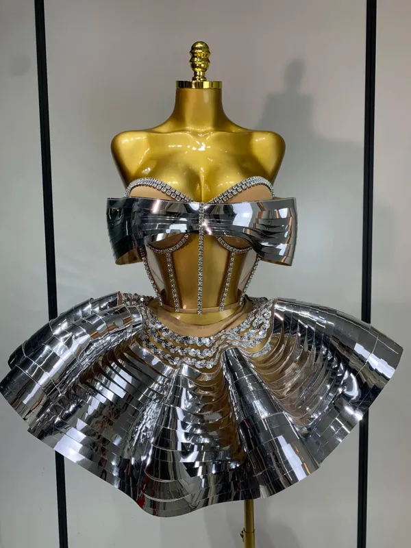 Damski kostium sceniczny Dwuczęściowy zestaw Srebrne cekiny Rhinestone Fantazyjny strój Seksowne, bez pleców, błyszczące sukienki na przyjęcie urodzinowe