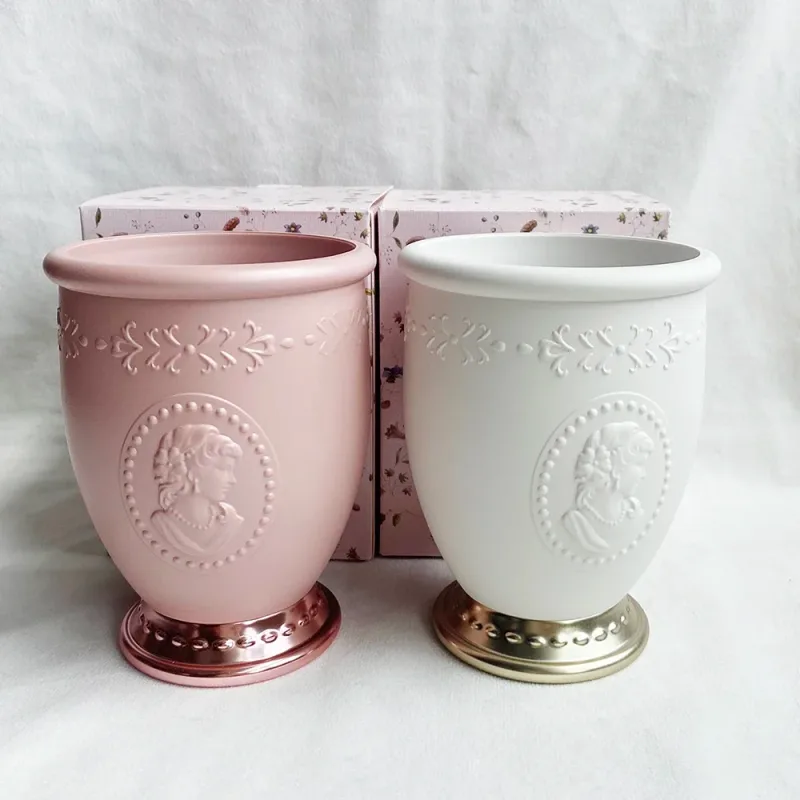 Porta pennelli Laduree Queens Bianco Rosa Lussuosi pennelli per trucco Cilindri Contenitori per la conservazione — image 3