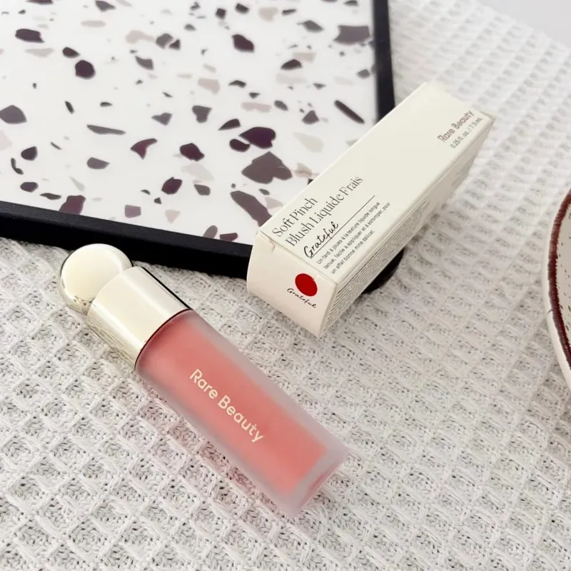 Rare Beauty Soft Pinch Liquid Blush เนียน บางเบา ระบายอากาศได้ดี ติดทนนาน แต่งหน้าอวบอิ่ม Hope Love Virtue Happy Wonder Worth — image 19
