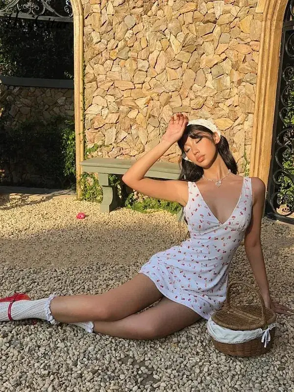 Hugcitar 2026 الكرز طباعة الأشرطة عارية الذراعين ثنيات مثير Bodycon فستان قصير الصيف النساء ملابس أنيقة حفلة عيد ميلاد عطلة — image 4