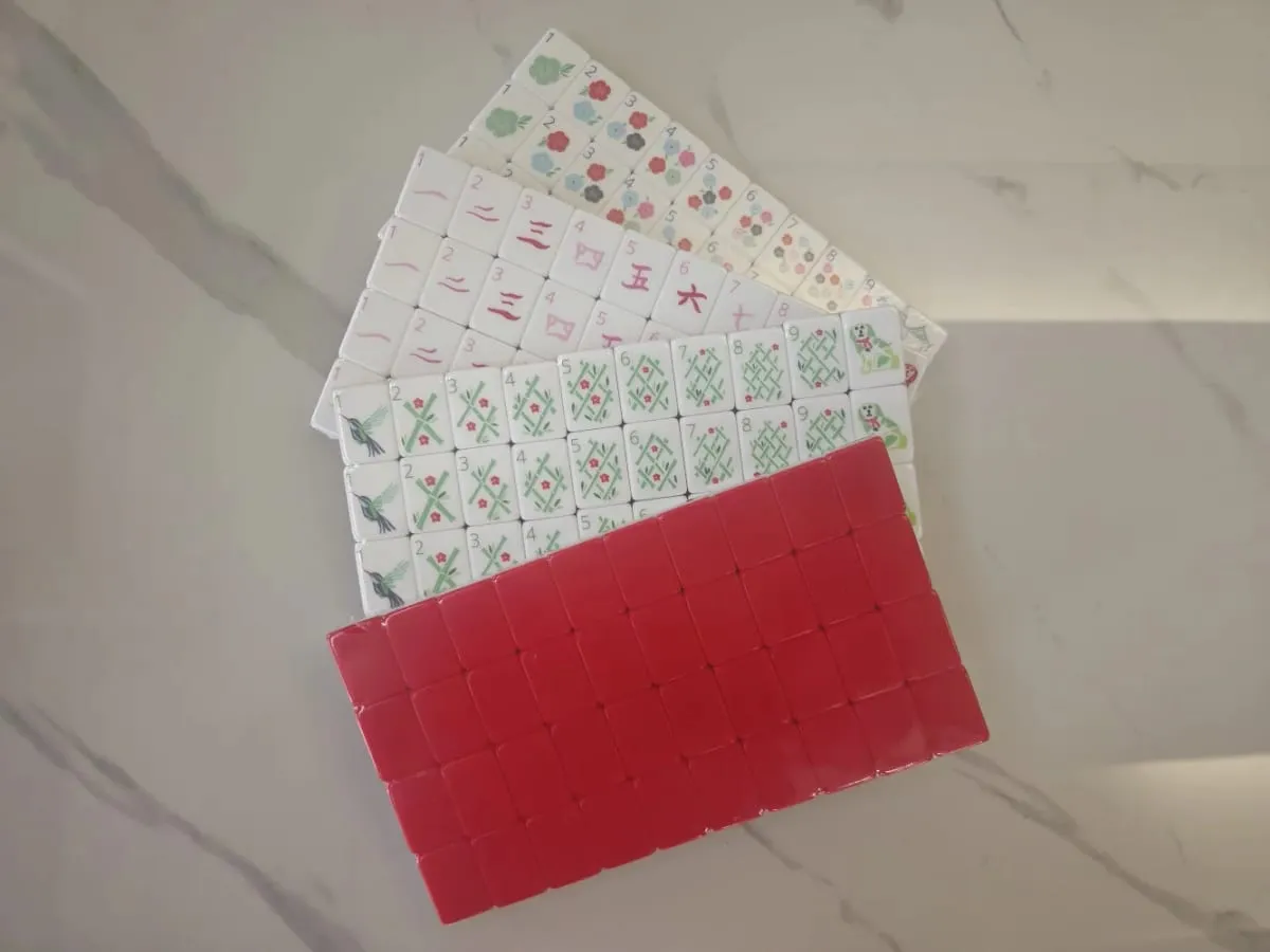 Set Mahjong americano personalizzabile 160 piastrelle Mah Jongg acrilico a 4 strati Regali a sorpresa Mahjong Giochi portatili per feste in famiglia — image 15