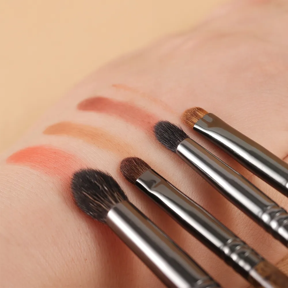 Pennelli per trucco occhi OVW 4 pezzi Dettagli pennelli per applicazioni di precisione Set di strumenti cosmetici di bellezza — image 3