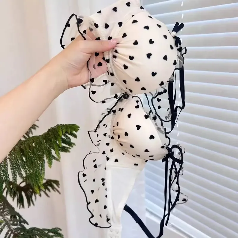 Simple léger luxe amour imprimé sous-vêtements en dentelle ensemble femmes petits seins rassembler Sexy pur désir doux soutien-gorge mignon soutien-gorge