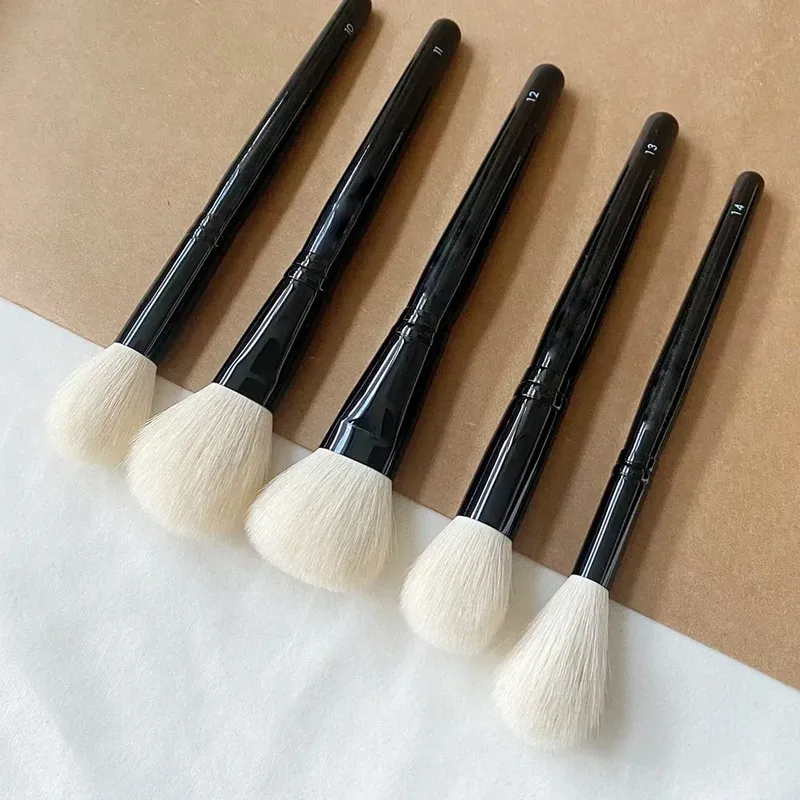 WG Face Powder Cheek Highlight Sculpt Cream Foundation แปรงแปรงแต่งหน้าผมแพะธรรมชาติ — image 5