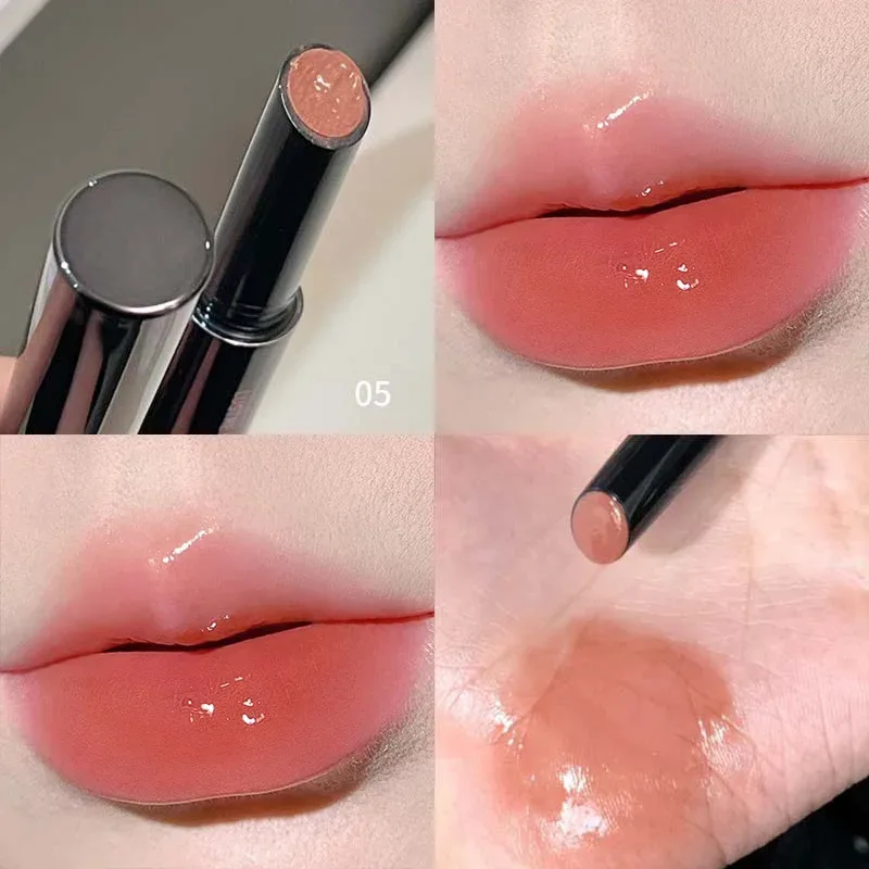 Le rouge à lèvres miroir a une texture lisse, une couleur riche et une formation de film qui ne sèche pas et ne coince pas, hydratant et pouty. — image 12