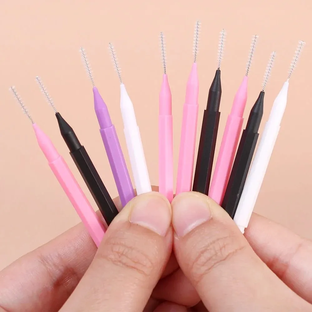 50 DB Mini szemöldökkefe Hordozható szemöldökápoló kefék eldobható hajlítható mikro szempilla szemöldökemelő kefék applikátorok eszközök — image 6