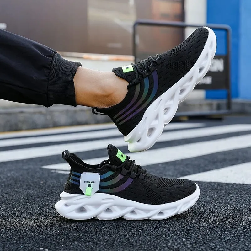 Sepatu kets untuk pria sepatu hiking ringan luar ruangan nyaman jaring musim panas sepatu tenis kasual lari baru modis bersirkulasi